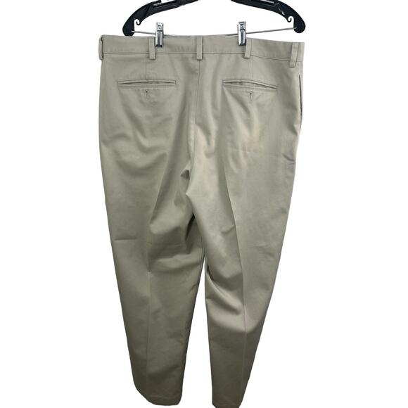 LL Bean Mens 37 Wrinkle Free Chino Pants Flat Front Light Khaki Classic Preppy - Picture 2 of 7